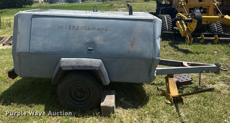 image for item ER2141 1995 Ingersoll-Rand P185WJD air compressor