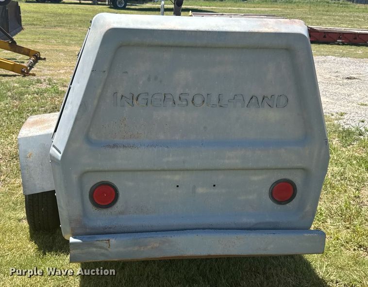 image for item ER2141 1995 Ingersoll-Rand P185WJD air compressor