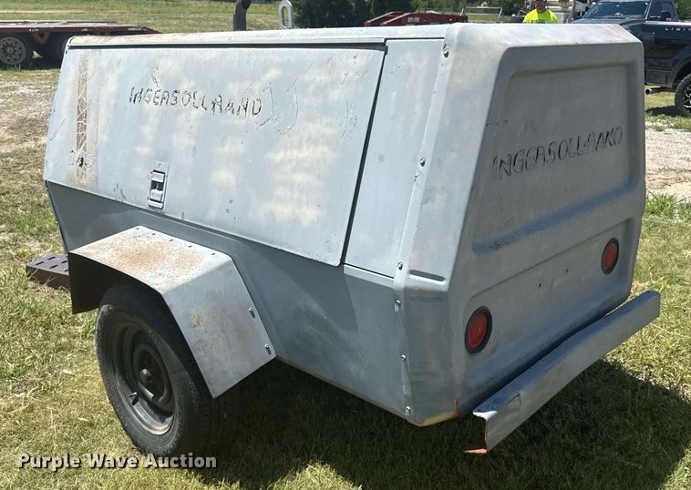 image for item ER2141 1995 Ingersoll-Rand P185WJD air compressor