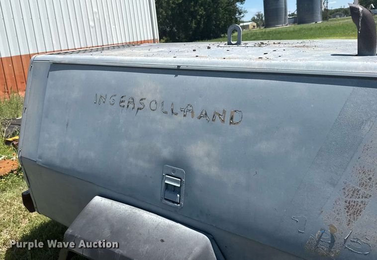 image for item ER2141 1995 Ingersoll-Rand P185WJD air compressor