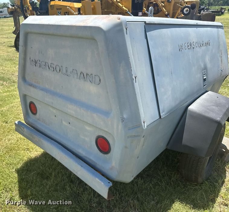 image for item ER2141 1995 Ingersoll-Rand P185WJD air compressor