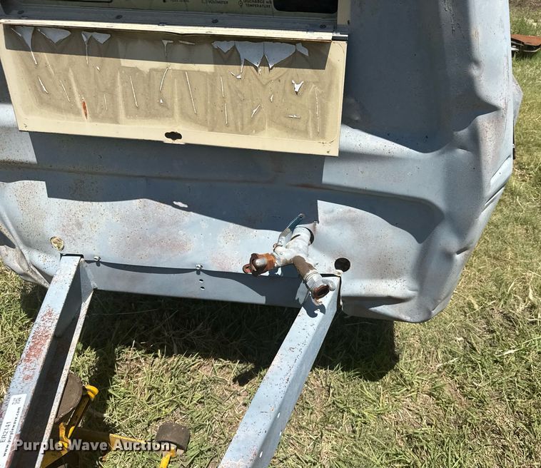 image for item ER2141 1995 Ingersoll-Rand P185WJD air compressor