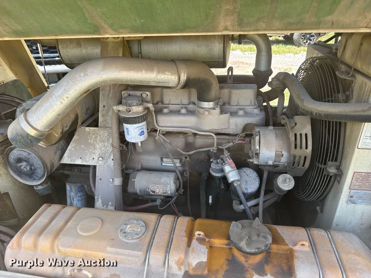 image for item ER2141 1995 Ingersoll-Rand P185WJD air compressor