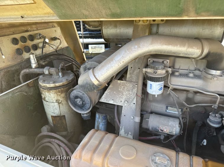 image for item ER2141 1995 Ingersoll-Rand P185WJD air compressor