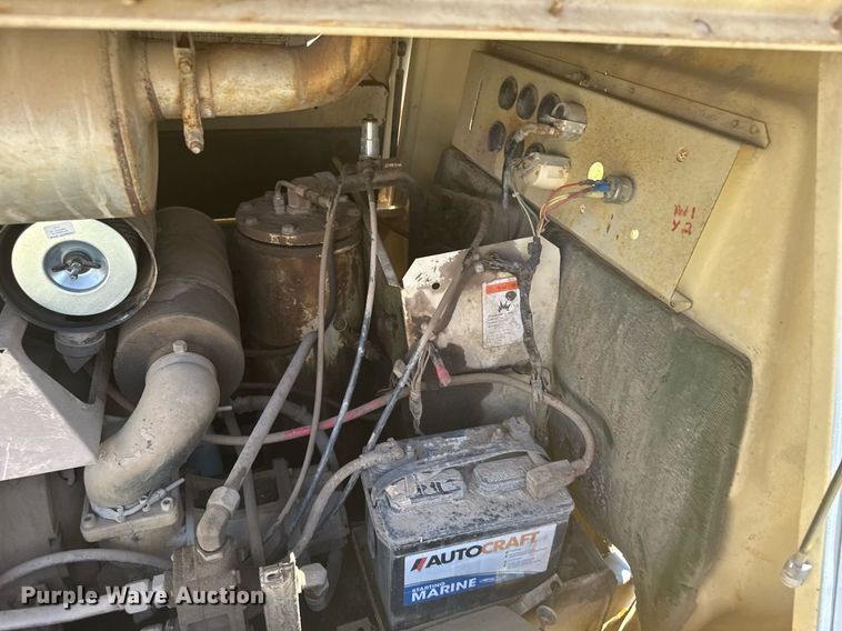 image for item ER2141 1995 Ingersoll-Rand P185WJD air compressor