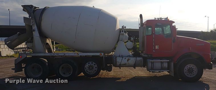 image for item ER2152 2001 Kenworth T800 ready mix truck