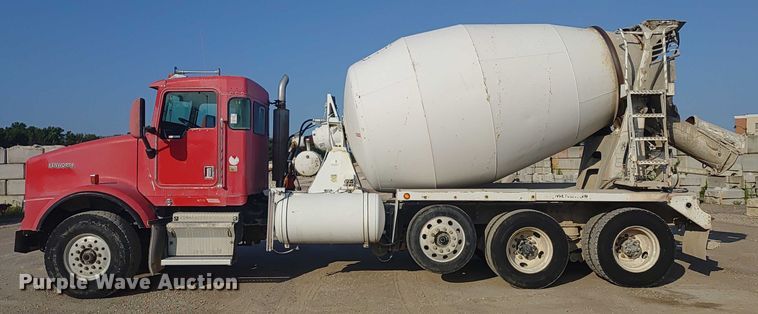 image for item ER2152 2001 Kenworth T800 ready mix truck