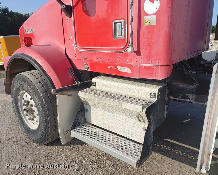 image for item ER2152 2001 Kenworth T800 ready mix truck