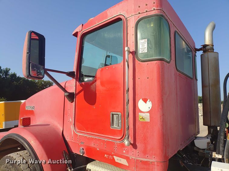 image for item ER2152 2001 Kenworth T800 ready mix truck