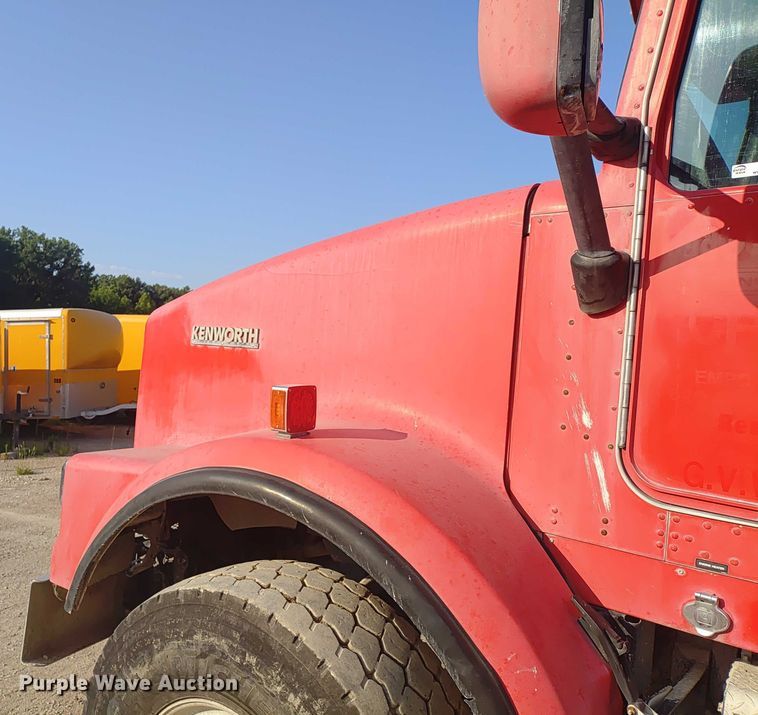 image for item ER2152 2001 Kenworth T800 ready mix truck