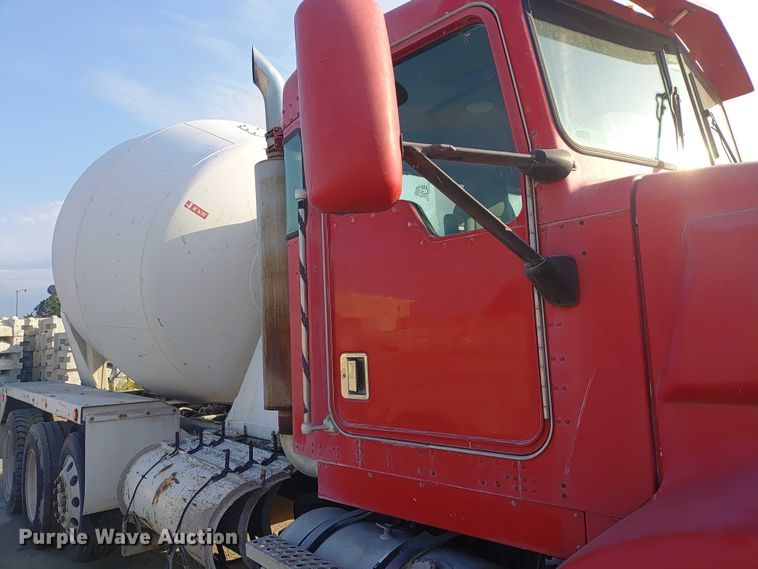 image for item ER2152 2001 Kenworth T800 ready mix truck