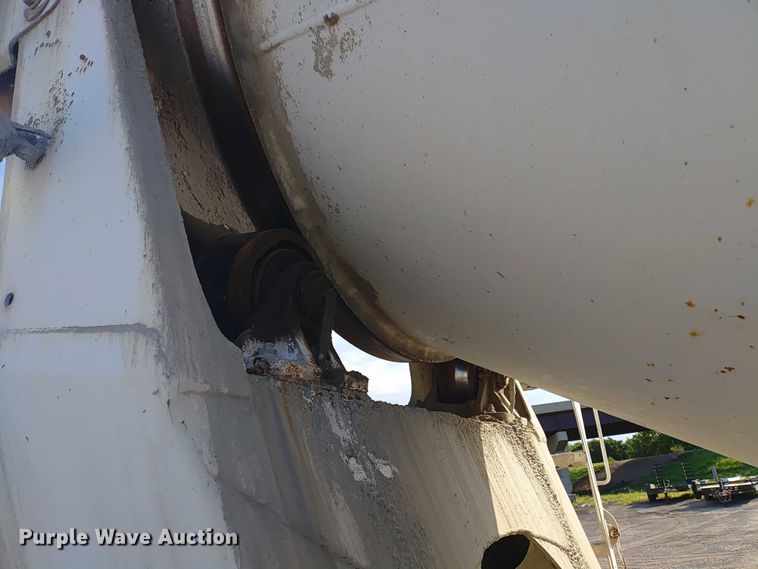 image for item ER2152 2001 Kenworth T800 ready mix truck