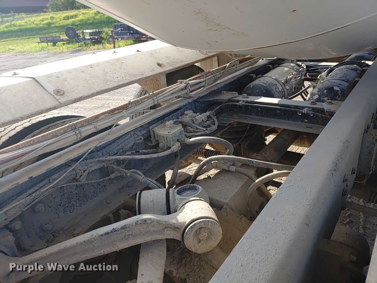 image for item ER2152 2001 Kenworth T800 ready mix truck