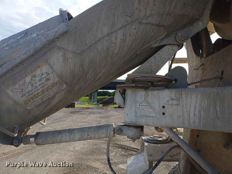 image for item ER2152 2001 Kenworth T800 ready mix truck