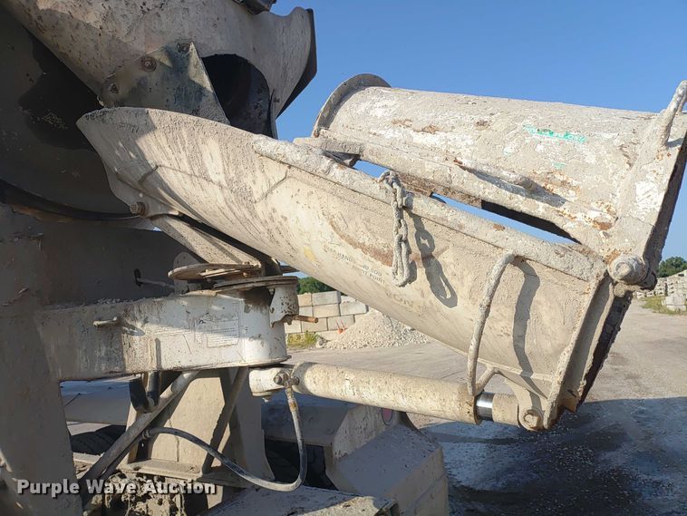 image for item ER2152 2001 Kenworth T800 ready mix truck