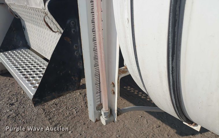 image for item ER2152 2001 Kenworth T800 ready mix truck