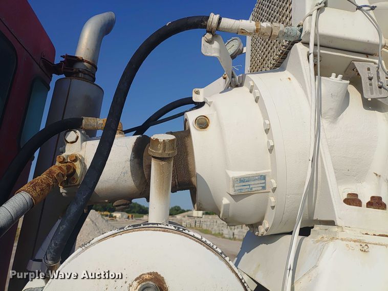 image for item ER2152 2001 Kenworth T800 ready mix truck