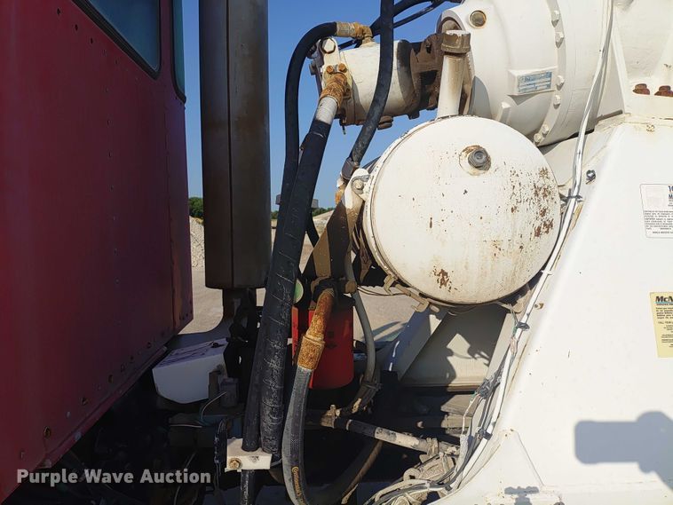 image for item ER2152 2001 Kenworth T800 ready mix truck