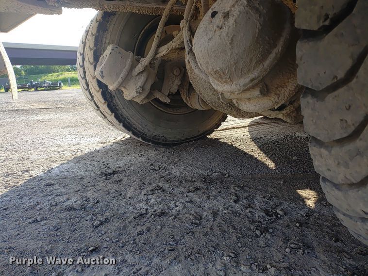 image for item ER2152 2001 Kenworth T800 ready mix truck