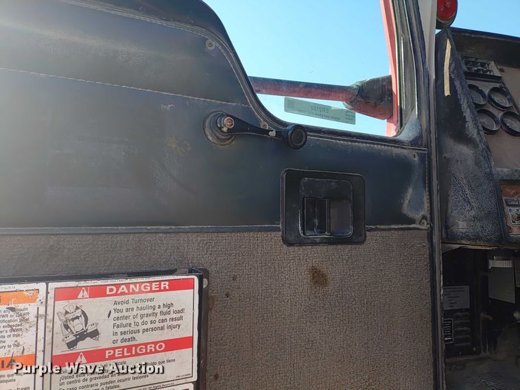 image for item ER2152 2001 Kenworth T800 ready mix truck