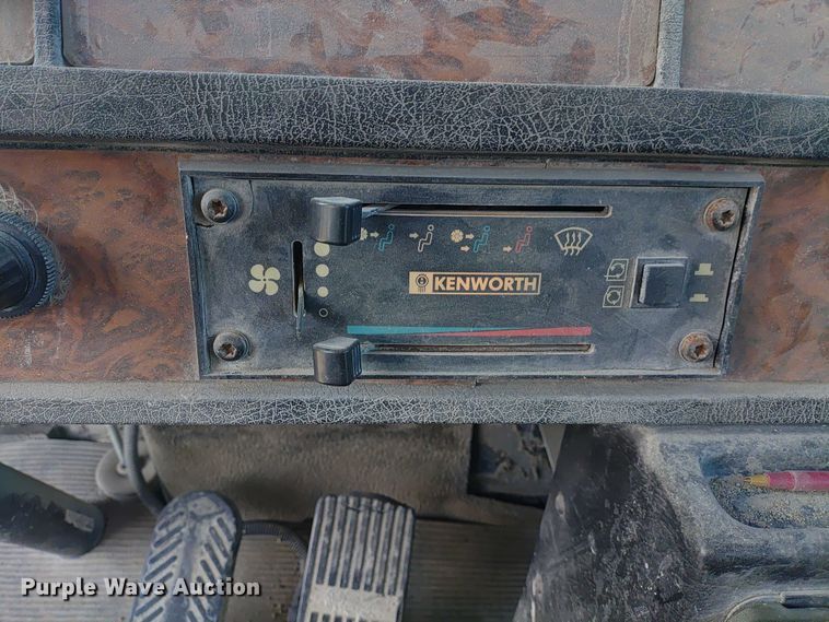 image for item ER2152 2001 Kenworth T800 ready mix truck