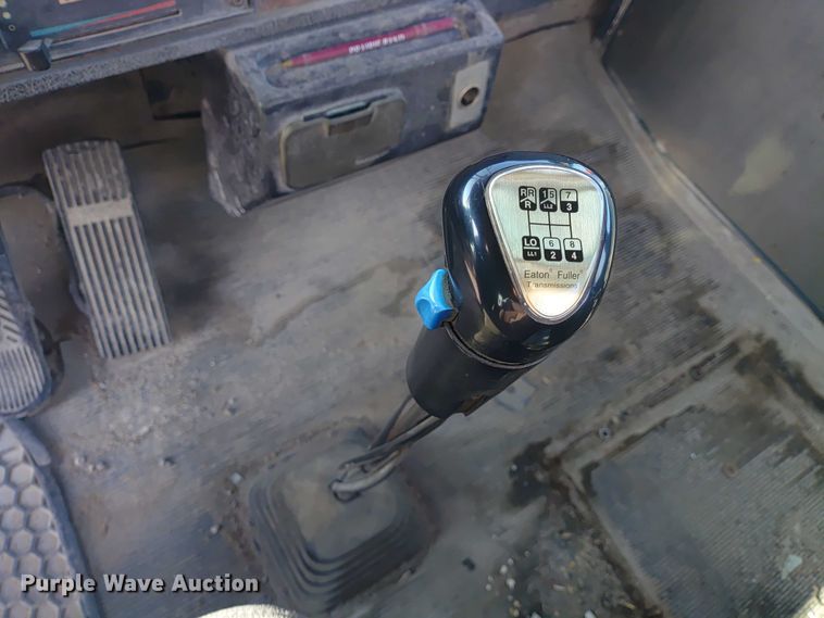 image for item ER2152 2001 Kenworth T800 ready mix truck