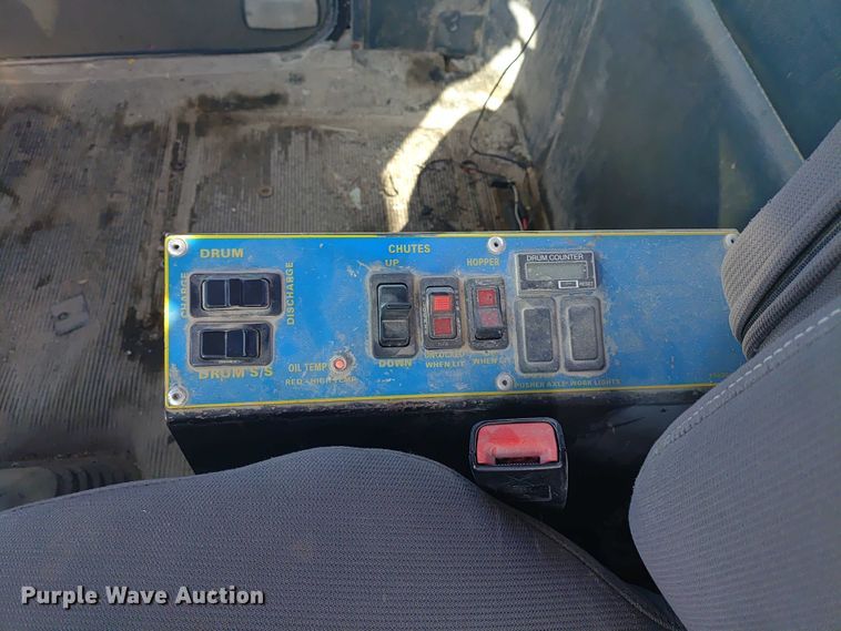 image for item ER2152 2001 Kenworth T800 ready mix truck