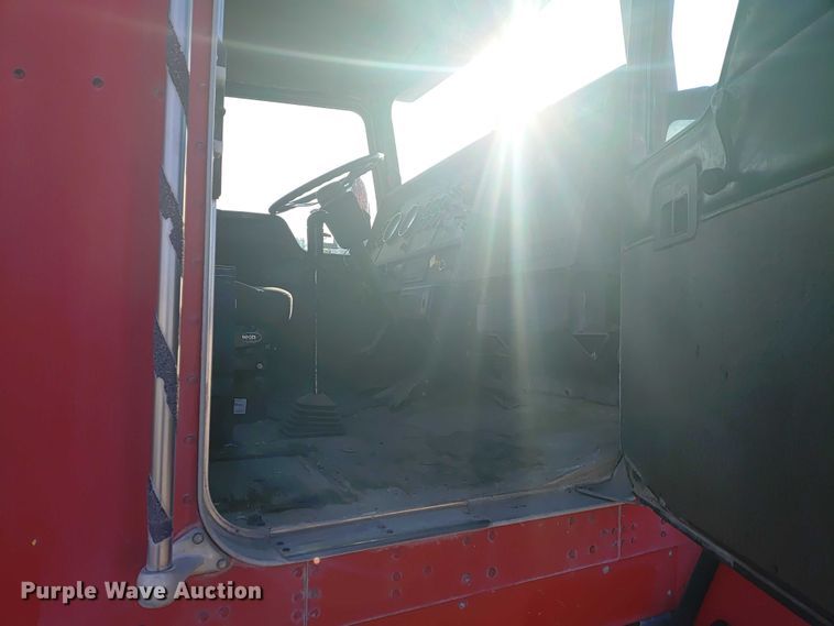 image for item ER2152 2001 Kenworth T800 ready mix truck