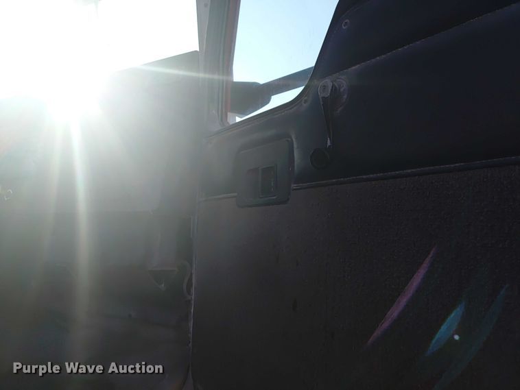 image for item ER2152 2001 Kenworth T800 ready mix truck