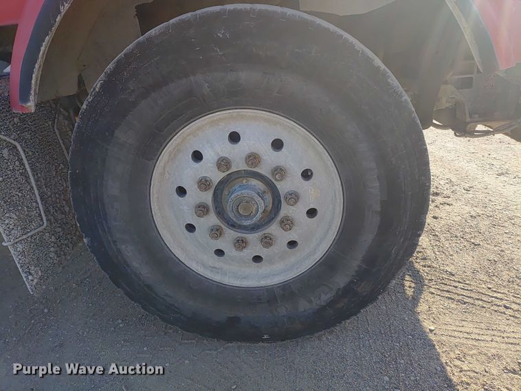 image for item ER2152 2001 Kenworth T800 ready mix truck