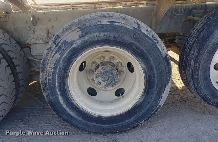 image for item ER2152 2001 Kenworth T800 ready mix truck