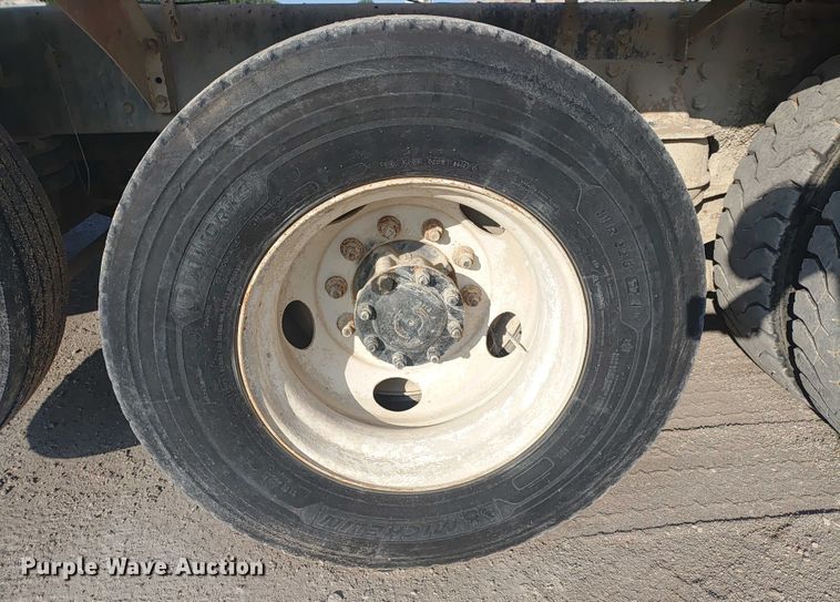 image for item ER2152 2001 Kenworth T800 ready mix truck