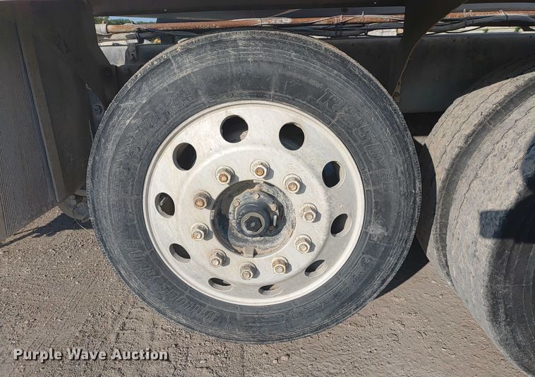 image for item ER2152 2001 Kenworth T800 ready mix truck