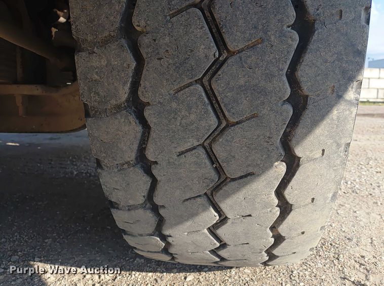 image for item ER2152 2001 Kenworth T800 ready mix truck