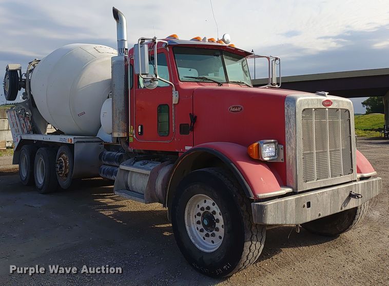 image for item ER2153 2010 Peterbilt 365 ready mix truck