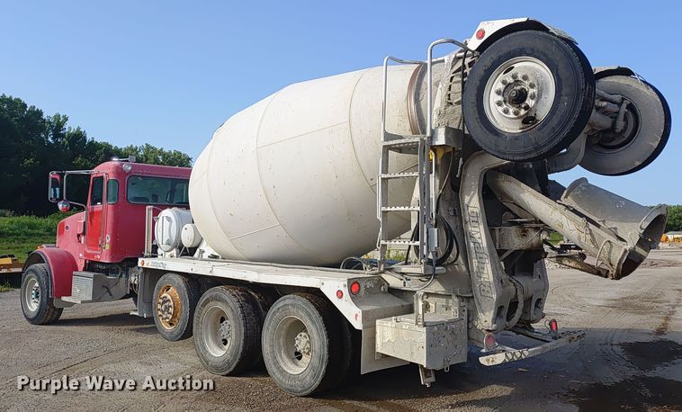 image for item ER2153 2010 Peterbilt 365 ready mix truck