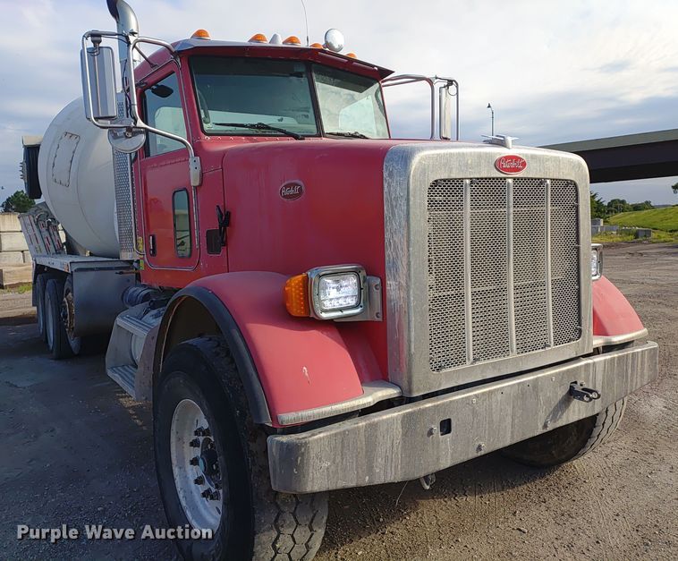image for item ER2153 2010 Peterbilt 365 ready mix truck
