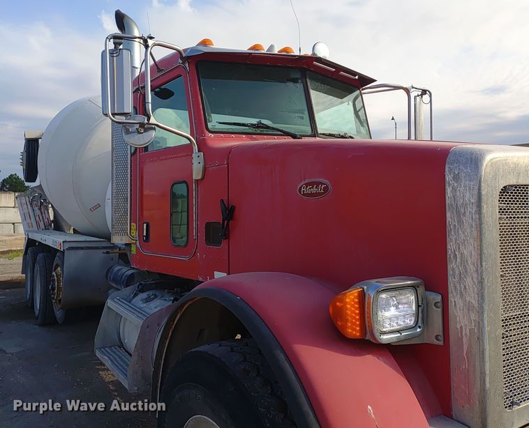 image for item ER2153 2010 Peterbilt 365 ready mix truck