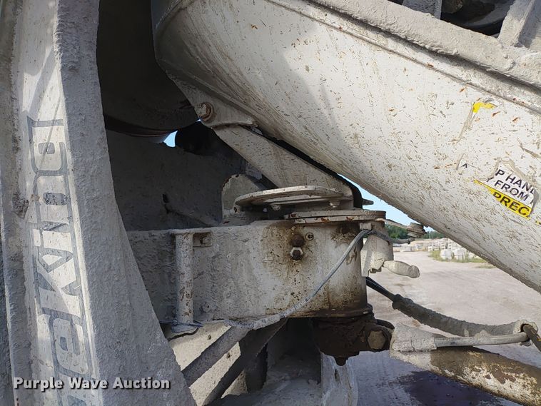 image for item ER2153 2010 Peterbilt 365 ready mix truck