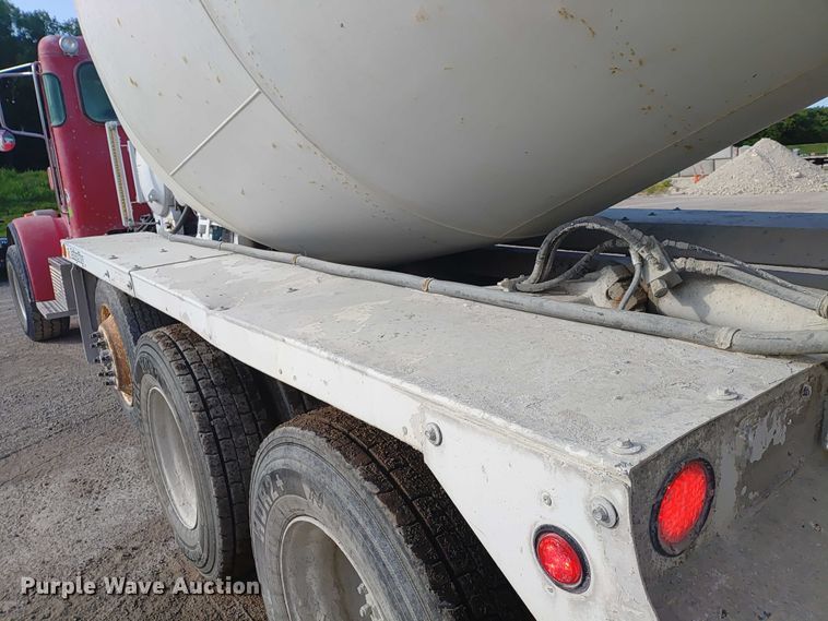 image for item ER2153 2010 Peterbilt 365 ready mix truck
