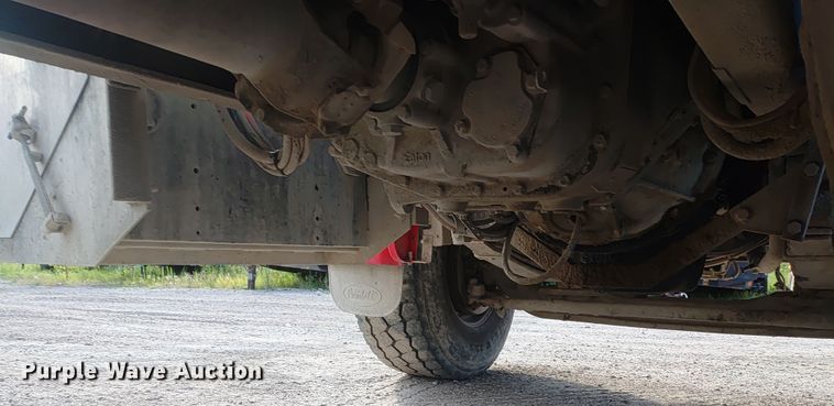 image for item ER2153 2010 Peterbilt 365 ready mix truck