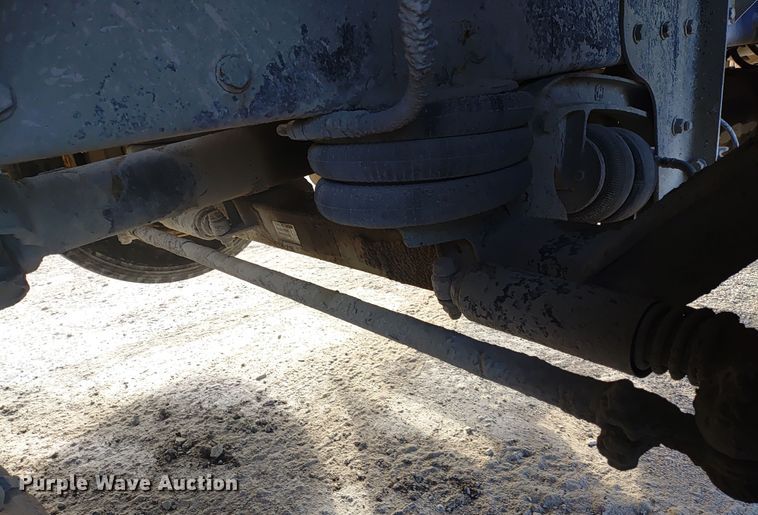 image for item ER2153 2010 Peterbilt 365 ready mix truck