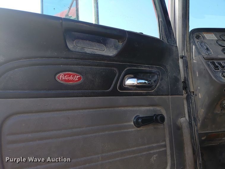 image for item ER2153 2010 Peterbilt 365 ready mix truck