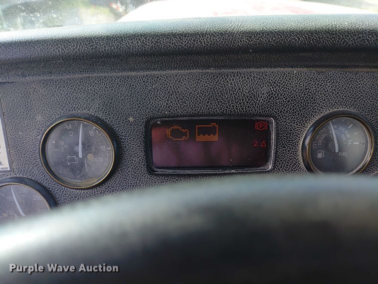 image for item ER2153 2010 Peterbilt 365 ready mix truck