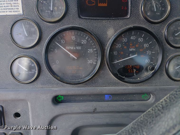 image for item ER2153 2010 Peterbilt 365 ready mix truck