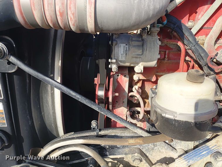 image for item ER2153 2010 Peterbilt 365 ready mix truck