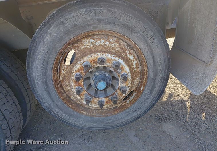 image for item ER2153 2010 Peterbilt 365 ready mix truck