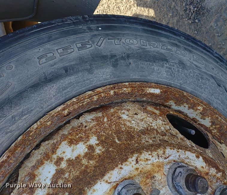 image for item ER2153 2010 Peterbilt 365 ready mix truck