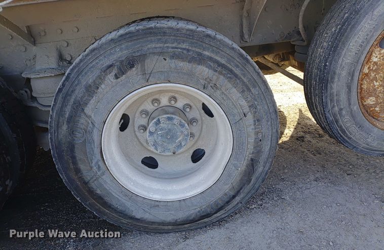 image for item ER2153 2010 Peterbilt 365 ready mix truck