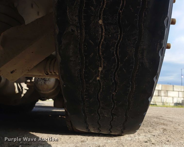 image for item ER2153 2010 Peterbilt 365 ready mix truck